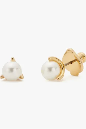 kate spade new york - Orecchini a bottone mini con perla e triplo ardiglione